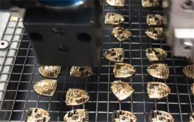 全自動視覺點膠機的工業(yè)相機是多少像素的